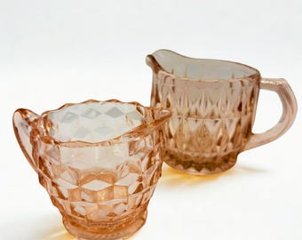 Ensemble de pots à crème et sucriers cubistes roses Jeannette en verre