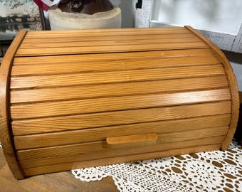 Boîte à pain en bois vintage