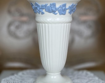 Wedgwood Queensware 6.5" Trumpet Vase | Lavender Blue on Cream | Earthenware | 1962