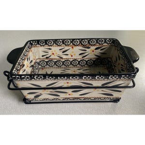 Temp-Tations Old World Black 1.5 QT Rectangular Baker with Metal Stand & Trivet