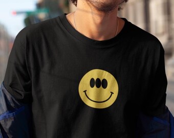 Three Eyed Smiley Face Shirt Trendy Trippy Smile T Shirt Aesthetic Grunge Graphic Tee Edgy Streetwear Tshirt Cute Weird Weirdo Clothing