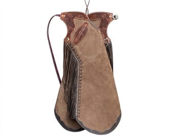 Handbearbetade Arizona Bells Leggings med mockafransar – Arizona Bell Step-in Chaps, specialanpassad utrustning i äkta läder för rodeos och ridning