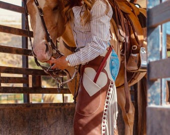 Cowgirl-chaps med hagelgevär i äkta läder för kvinnor | Exklusiva chaps med hjärtformade fickor | Ridutrustning | Rodeo-outfit, westernkläder