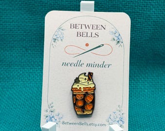 Pumpkin Harvest Latte Needle Minder | Fall Drink Magnet | Autumn Lover Gift | Cozy Cross Stitch & Embroidery Accessory