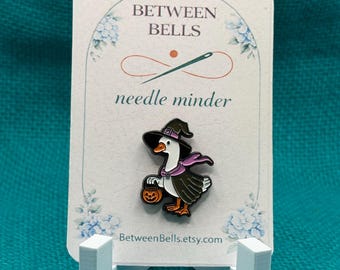 Halloween Witch Goose Needle Minder, Trick or Treat Goose Enamel Needle Holder for Cross Stitch, Embroidery, Needlepoint, Spooky Cute Gift