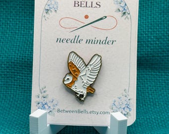 Snowy Owl Needle Minder | Owl Lover Gift | Woodland Bird Magnet | Cross Stitch & Embroidery Accessory