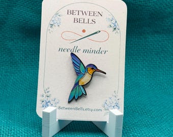 Colorful Hummingbird Needle Minder, Stained Glass Bird Enamel Needle Holder for Cross Stitch, Embroidery, Needlepoint, Bird Lover Gift