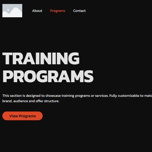 Peut inclure: Page de destination d'un site web avec les mots "TRAINING PROGRAMS" en grand texte blanc. La page présente un fond noir avec une photo de deux personnes sautant en l'air. Le bouton d'appel à l'action indique "View Programs".