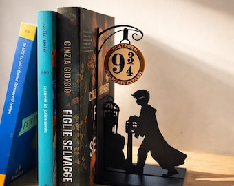 Harry Potter Bookend Platform 9 3/4 – Hogwarts Train Bookmark Holder – Wizard Decor Gift – Book Lover Gift – Shelf Decor