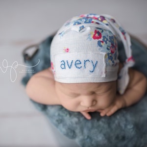 baby girl newborn knot hat coming home outfit baby shower gift WHITE FLORAL image 4