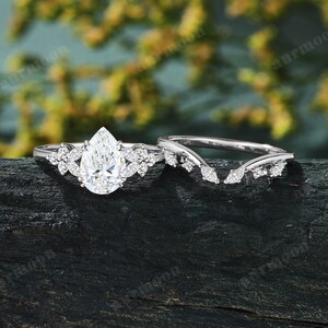Conjunto de anillo de compromiso con diamante cultivado en laboratorio talla pera, estilo vintage, oro blanco de 14 quilates, anillo nupcial tipo racimo, diseño de hojas apilables, alianza de boda abierta y curva, regalo para ella.