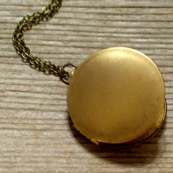 Vintage Brass Locket, Keepsake Locket, Photo Locket, Unisex Locket, Round Brass Locket, Pendant Necklace, Love Locket, Brass Pendant