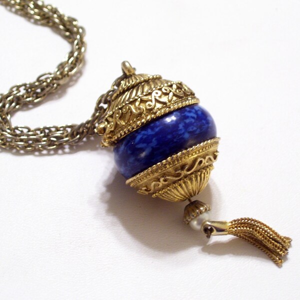 Reich verzierte Jahrgang Parfüm-Anhänger, Lucite Faux Lapis oder Azurit Parfüm Ball Quaste Medaillon Anhänger Halskette