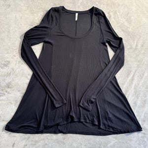 Free People Black Ribbed Long Sleeve Scoop Neck Tunic Top - Size Medium image 1
