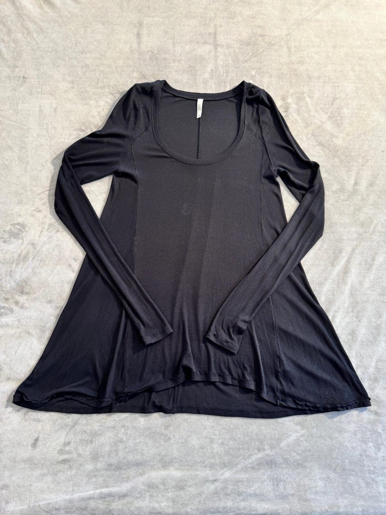 Free People Black Ribbed Long Sleeve Scoop Neck Tunic Top - Size Medium image 1