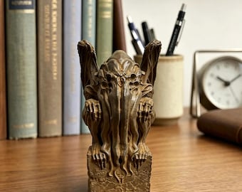 Statua di Cthulhu in ferro realizzata a mano con grandi ali, oggetto da collezione per scrivania, decorazione per la casa, ricordo di famiglia, regalo.