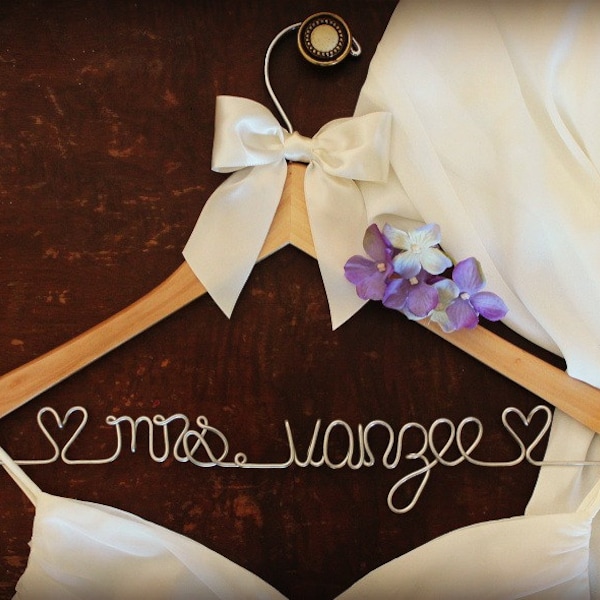 Wedding Dress Hanger, Personalized Bridal Hanger, Custom Wire Name Hanger, Bridal Gift, Bridal Shower Gift, Gift for Bride, Wedding Shower