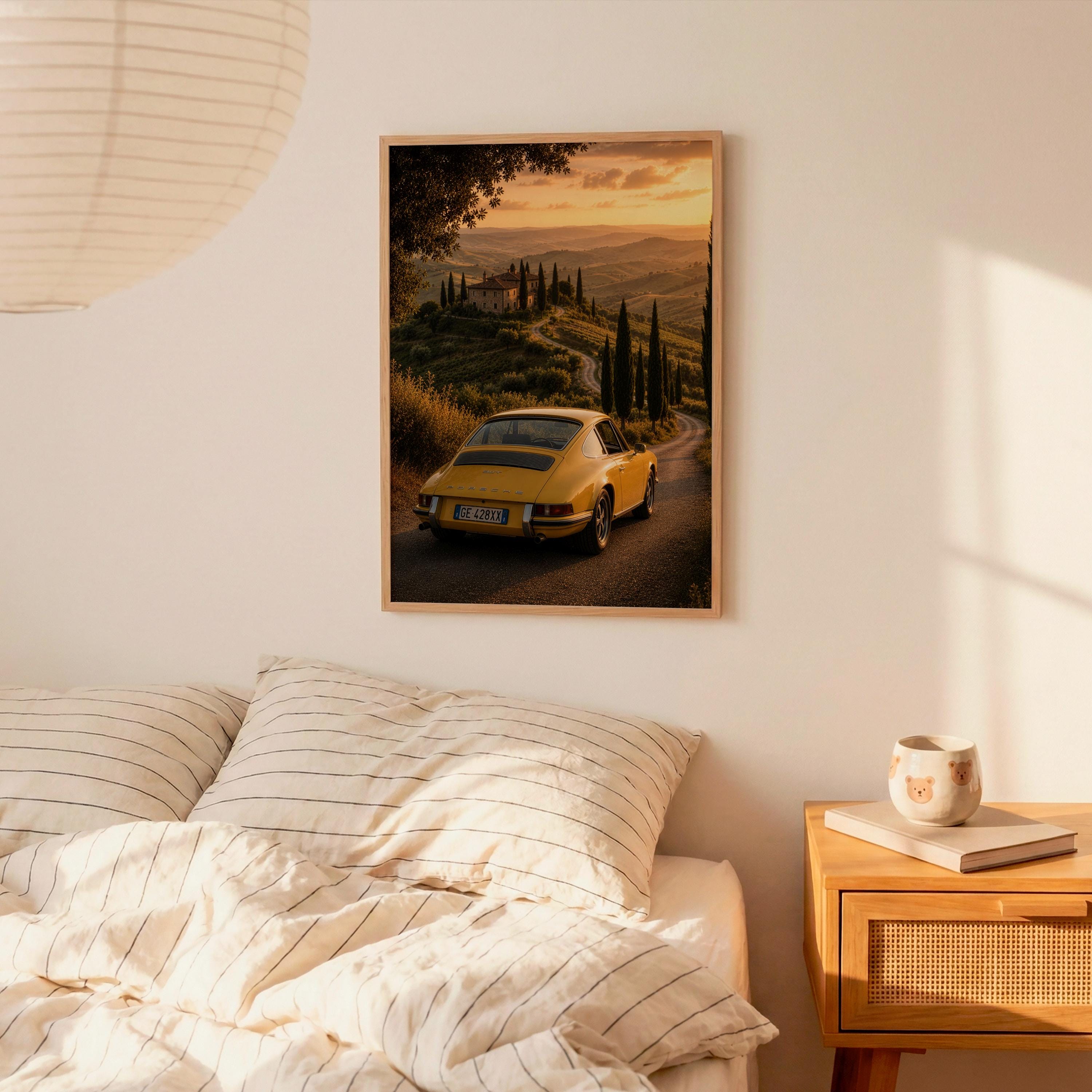 ポルシェ 911 アートポスター ハンナ・シェーンヴァルト作 Classic Yellow Porsche 911 Printable - Vintage Road Trip Art