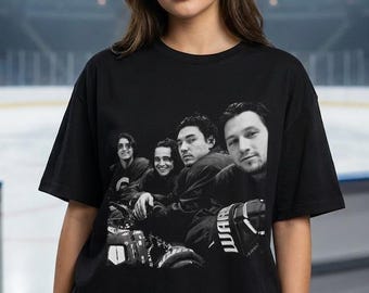 Off Campus Hockey Team Shirt | Briar U Hockey Romance Tee | BookTok Reader Gift | College Romance Graphic Shirt