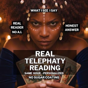 Puede incluir: Imagen de una mujer de piel oscura y cabello rizado, adornada con elementos decorativos. Superposiciones de texto que dicen "WHAT I SEE I SAY", "REAL READER NO A.I.", "HONEST ANSWER" y "REAL TELEPATHY READING". Cartas del tarot.