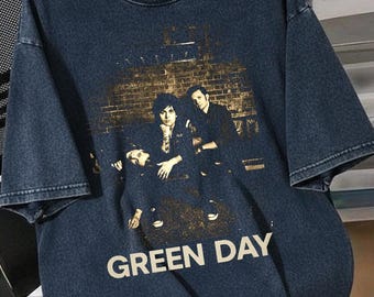 Green Day Vintage Band Photo T-Shirt, 90s Punk Rock Aesthetic Tee, Retro Billie Joe Armstrong Apparel, Oversized Music Fan Gift