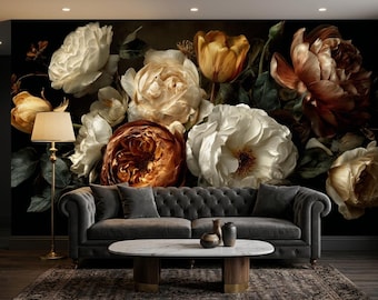 Papel pintado floral oscuro, mural de pared floral con un toque melancólico, diseño de peonía y rosa grande, arte botánico sobre fondo negro, papel pintado de lujo con un estilo impactante.