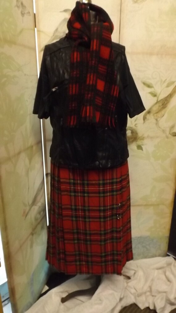 RED plaid wool skirt vintage 1980 Lord & Taylor si