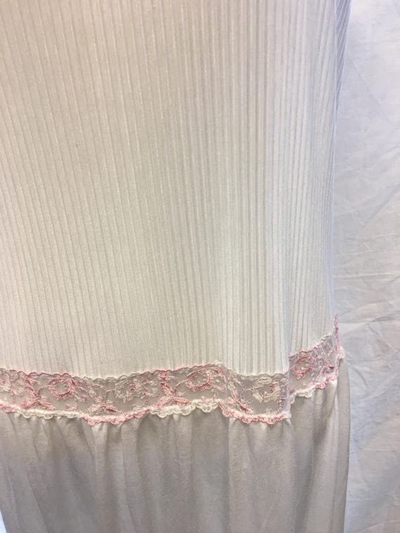 Retro white with pink peignoir set medium boudoir… - image 4