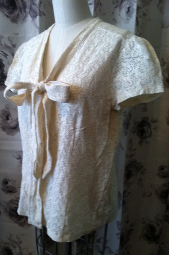 Retro lace with bow blouse large