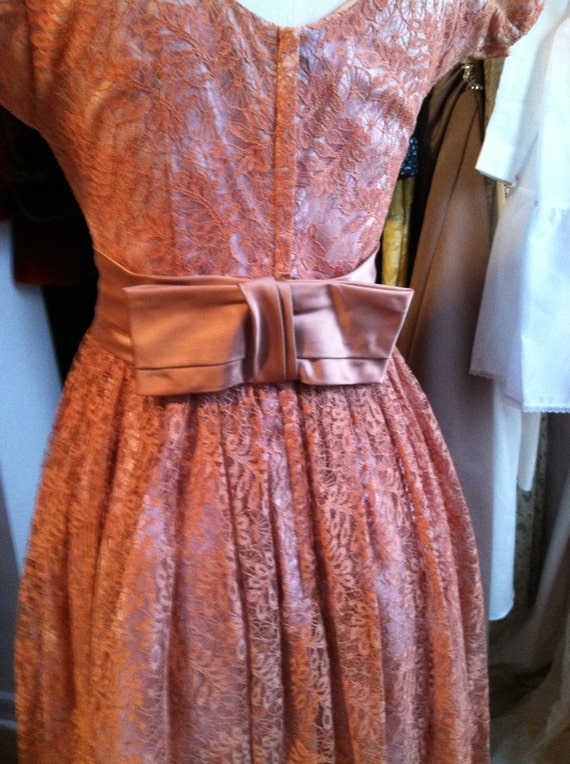1950 vintage dress apricot lace small - image 5