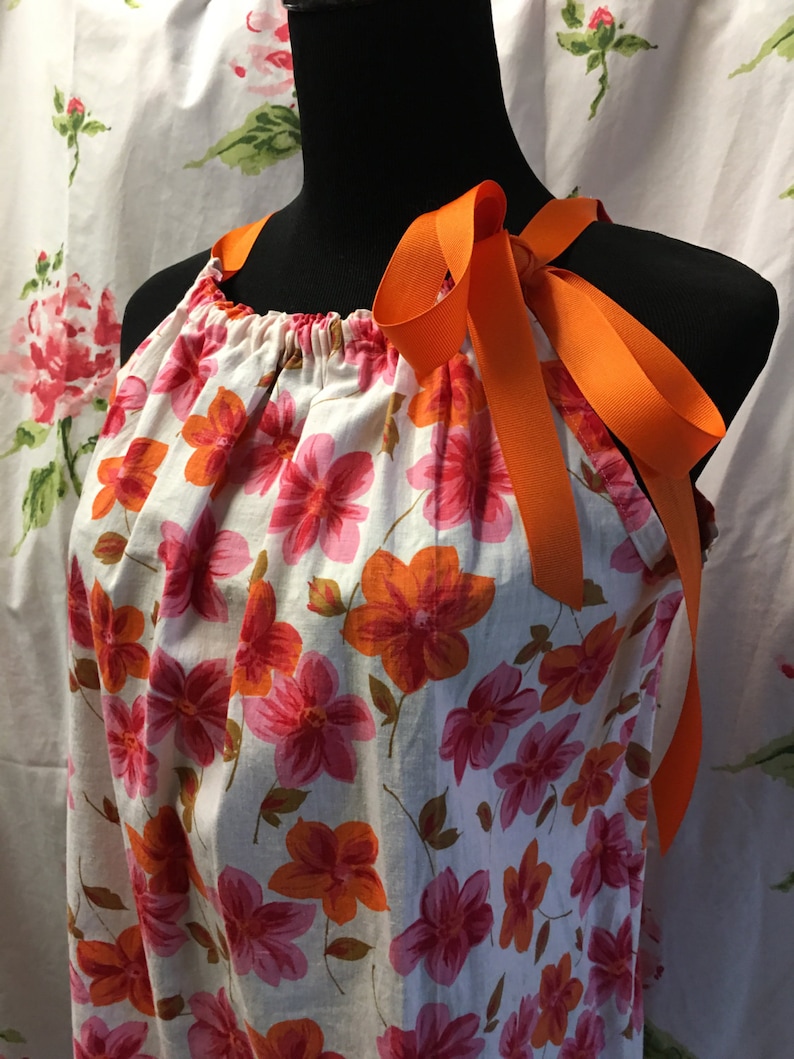 repurposed Altered couture Boho Gypsy women/'s pinafore vintage pink dogwood 1960 linens small medium summer cotton peasant hippie blouse
