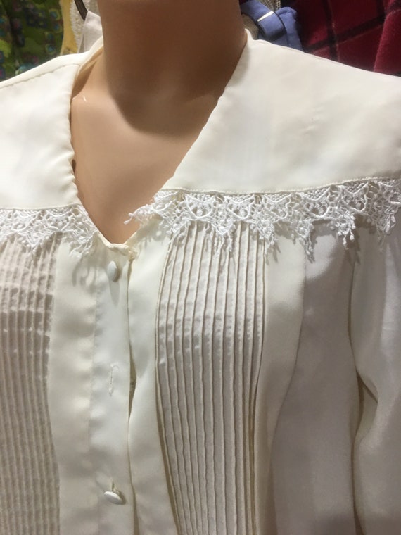 Retro pheasant blouse creme satin large work lace… - image 2