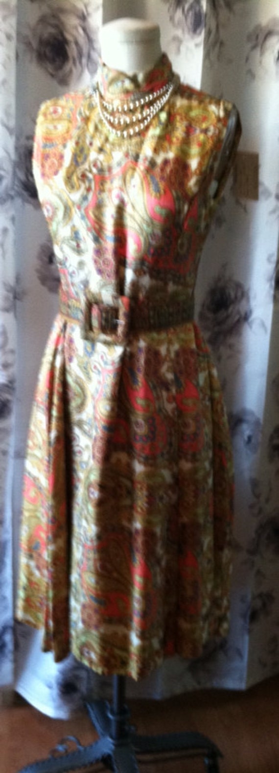 1960 vintage dress Victor Costa Mod gold paisly s… - image 1