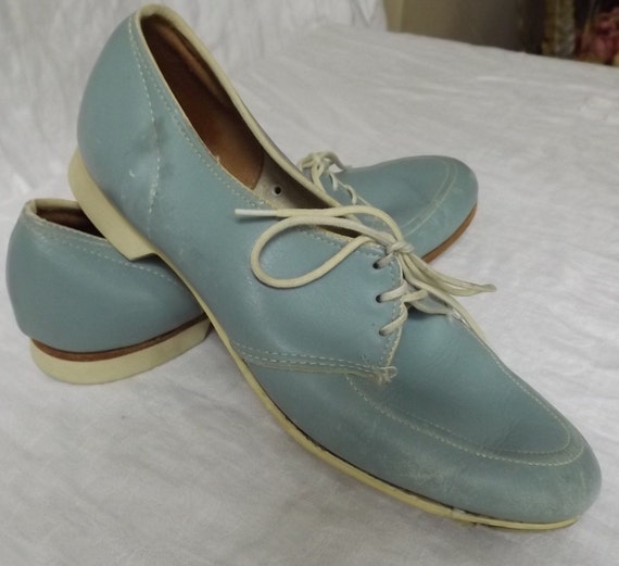 Vintage Powder Blue bowling shoes with white lace… - image 2