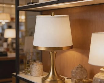 Strukturierter weißer Stoff-Lampenschirm mit Goldrand - UNO Fitter Tapered Empire Shade