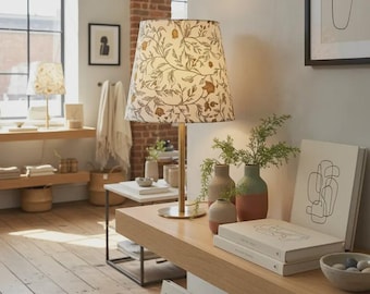 Pantalla de lámpara amarilla con estampado floral botánico, tamaño mediano, estilo imperio, decoración de dormitorio estilo cottagecore.