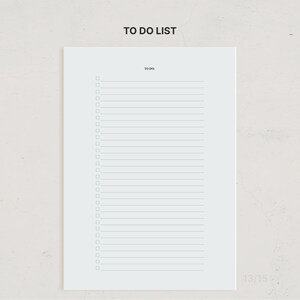 K&ouml;nnte beinhalten: Eine wei&szlig;e, rechteckige To-Do-Listen-Seite mit dem Text TO DO LIST oben und TO DO mittig darunter. Die Seite enth&auml;lt eine vertikale Spalte mit f&uuml;nfundzwanzig leeren, linksb&uuml;ndigen quadratischen K&auml;stchen, auf die jeweils eine Linie folgt.