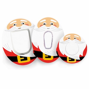 Könnte beinhalten: Drei Klebepflaster mit einem Cartoon-Weihnachtsmann-Design, bestehend aus weißem Bart, rotem Anzug und schwarzem Gürtel mit gelber Schnalle. Jedes Pflaster hat eine andere mittige Aussparung: ein großes Rechteck, ein kleines Oval und ein Kreis.