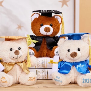 Oso de graduación con nombre y año - Oso de graduación personalizado 2026 - Regalos para estudiantes de último año - Collage de graduación - Para niños de preescolar y jardín de infantes