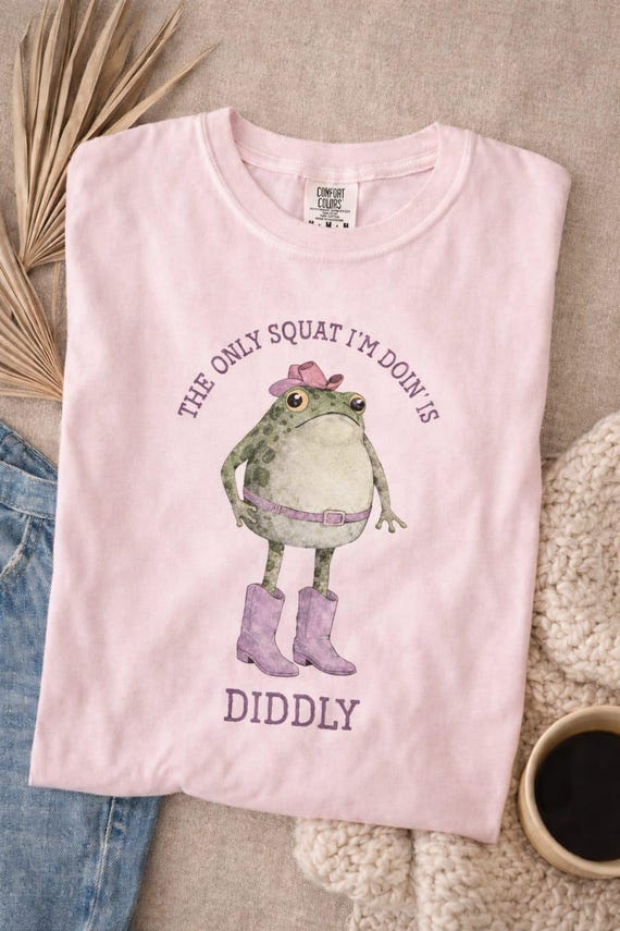 Funny Frog Shirt – The Only Squat I’m Doin’ Is Diddly | Comfort Colors Unisex Tee