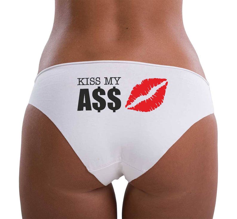 Threesome Hard body ass in panties