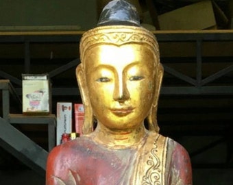 Antigua, muy rara, 49,5" de altura, período de Mandalay, Shakyamuni, estatua de escultura de Buda de madera de teca en pie con atuendo real del estado de Shan, Birmania