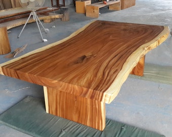 Mesa de comedor o conferencia Live Edge de 9 pies de longitud, grado AAA, madera de acacia dorada tailandesa recuperada, mesa hecha a medida de losa sólida única