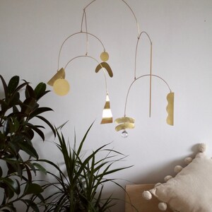 Linnet kinetic handmade modern stylish interior mobile in brass image 4