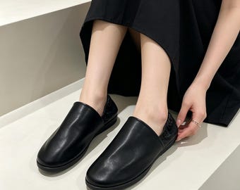 Handgefertigtes schwarzes Leder für Damen, weiche Lederschuhe, Freizeitschuhe, bequeme minimalistische flache Hausschuhe, lässige Alltagsschuhe