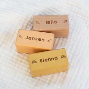 Bloque de madera con nombre para adorno/bloque de hito (para usar con nuestros bloques de hitos)