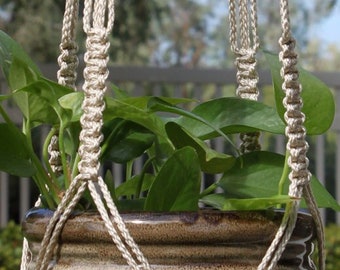 CROWNE ROYALE - Colgador de plantas Macramé beige con cuentas de madera - Cordón de poliéster trenzado de 4 mm en PEARL