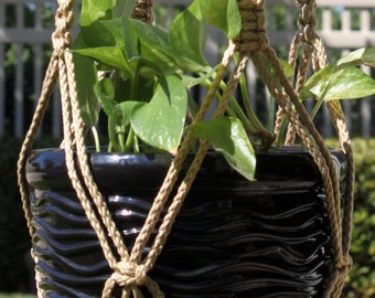 CROWNE ROYALE - Tan Macramé Plant Hanger with Wood Beads - 6mm Braided Poly Cord in JUTE