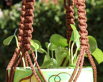 CROWNE ROYALE - Brown Macramé Plant Hanger with Wood Beads - 6mm Braided Poly Cord in ALMOND