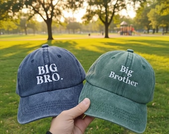 Broderad storebror-keps, anpassad barnkeps, storebror storasyster-keps, syskonmatchande kepsar, personligt namn, födelsedagspresent